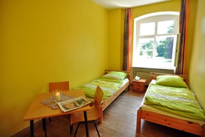 gruppenhaus-deutschland-schloss-gadow-9-zimmer-bild-2.JPG