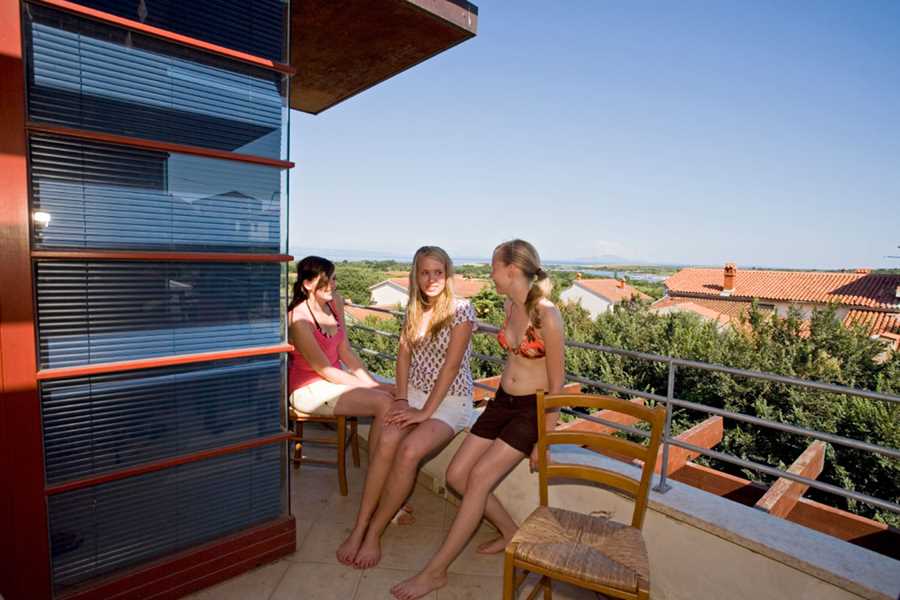gruppenhaus-kroatien-istrien-gruppenhaus-Liznjan-4-terrasse.JPG