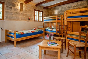 gruppenhaus-frankreich-mas-de-la-garonne-9-schlafzimmer-bild 1.jpg