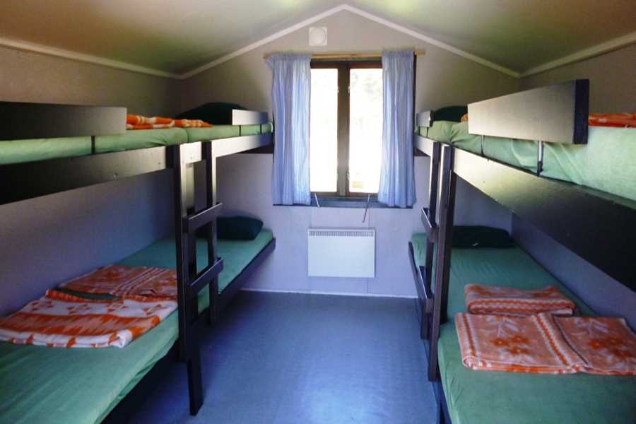 gruppenhaus-schweden-hallaskog-9-schlafzimmer-bild-2.JPG