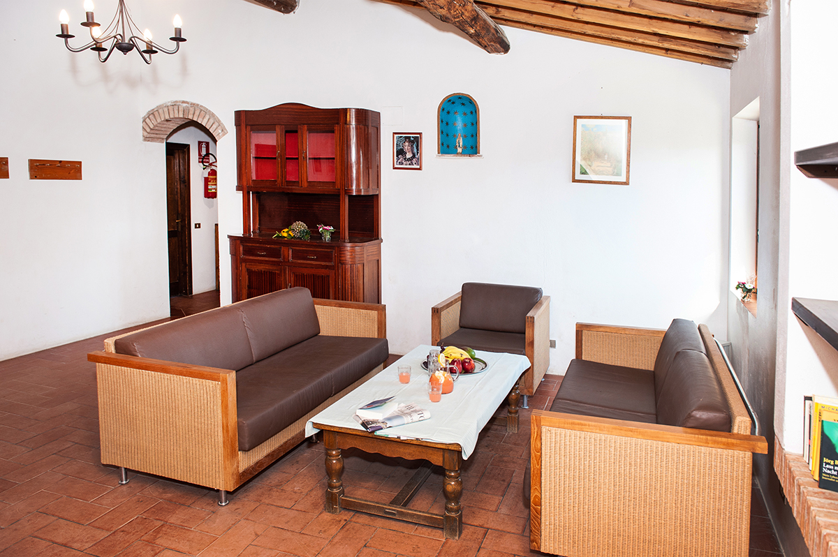 gruppenhaus-italien-toskana-casa-figline-4-kaminzimmer-bild-2.jpg