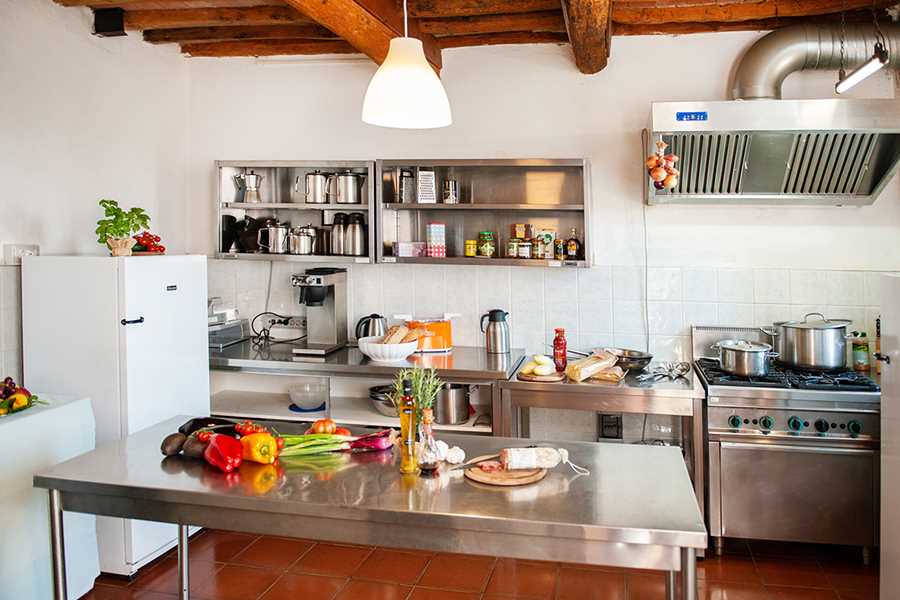 gruppenhaus-italien-toskana-casa-pomponi-6-küche-bild-2.jpg