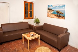 gruppenhaus-italien-toskana-casa-pomponi-8-kaminzimmer-bild-1.jpg