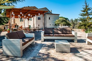 gruppenhaus-italien-toskana-casa-pomponi-3-terrasse-bild-3.jpg