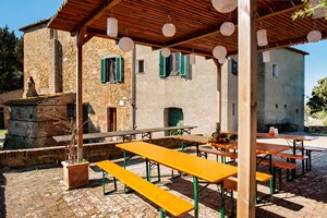 gruppenhaus-italien-toskana-casa-pomponi-3-terrasse-bild-2.jpg