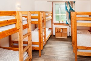 gruppenhaus-niederlande-insel ameland-hof-7-5-schlafzimmer-bild-1.jpg