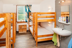 gruppenhaus-niederlande-insel ameland-hof-7-5-schlafzimmer-bild-2.jpg