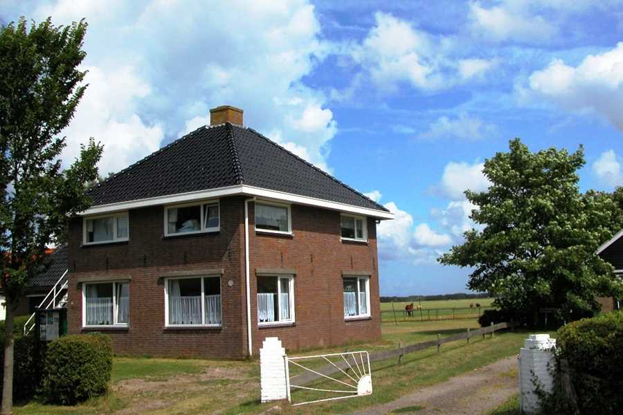 gruppenhaus-niederlande-insel ameland-haus-anja-1-aussenansicht-bild-1.JPG (1)