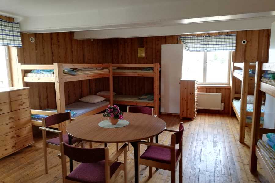 gruppenhaus-schweden-radehult-7-schlafzimmer-bild-1.JPG