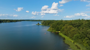 Brahmsee_Badestelle_Kanus.png