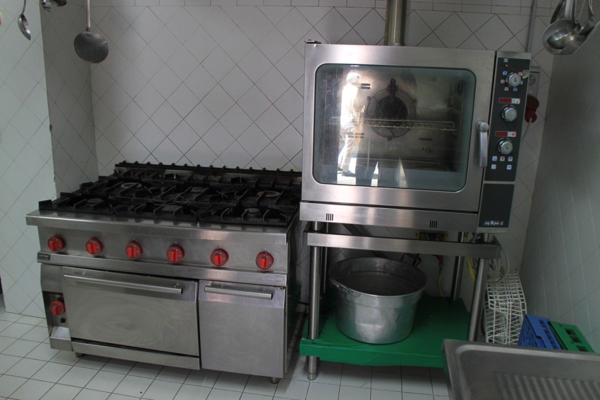 Gruppenhaus-Italien-Casa Montelungo-8-Kueche-3.jpg